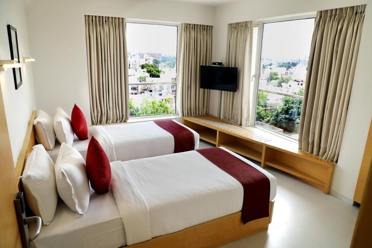 Quality Inn Patria Suites, Раджкот Экстерьер фото