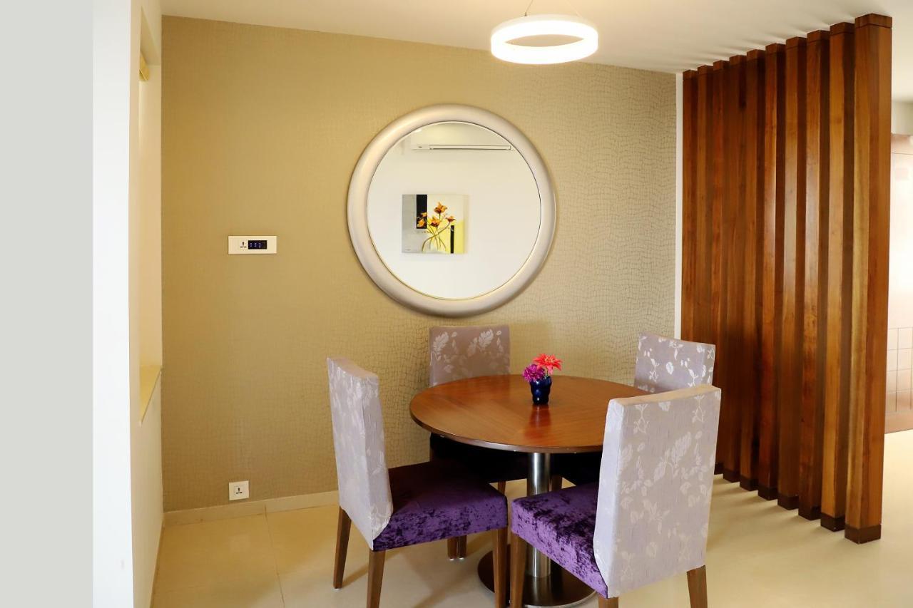 Quality Inn Patria Suites, Раджкот Экстерьер фото
